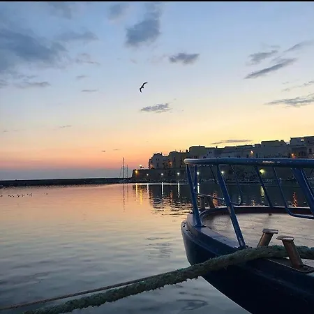 A Gallipoli-climatizzato, 120mq, 10 Posti Letto, 50m Dal Mare