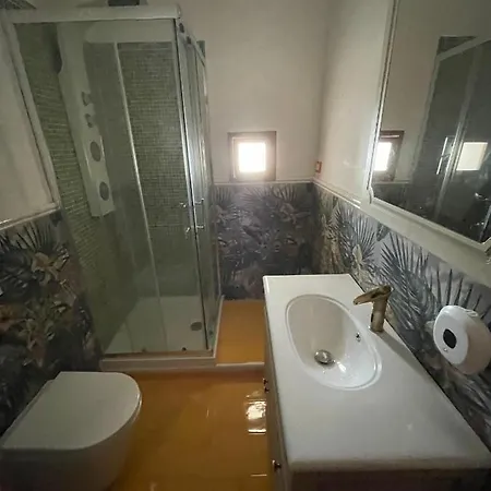 A Gallipoli-climatizzato, 120mq, 10 Posti Letto, 50m Dal Mare Apartment *